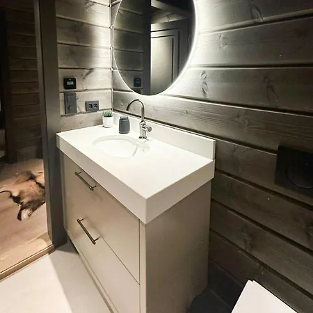 度假居 Unique With And In-ski Out *