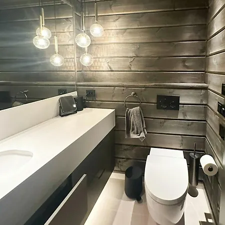 度假居 Unique With And In-ski Out *