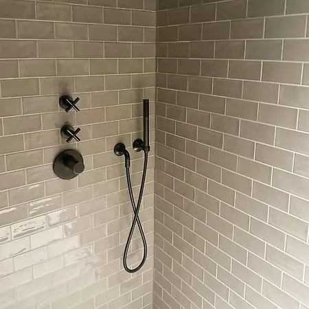 Unique With And In-ski Out * 헴세달