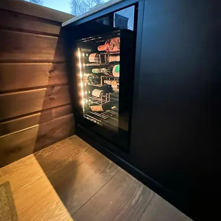 Unique With And In-ski Out 펜션